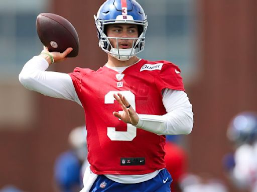 Can QB Nathan Rourke steal a job with Giants from Tommy DeVito?