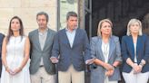 Mazón desoye el ultimátum de Abascal y culpa al Gobierno del 'colapso'