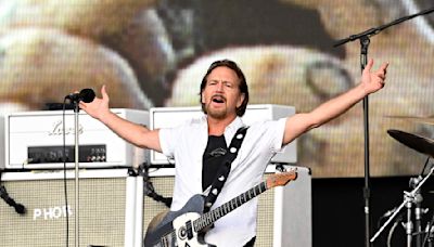 Music News from Eddie Vedder, Huey Lewis and the News and Rod Stewart | Lone Star 92.5