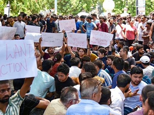 UPSC Aspirants Death News LIVE: Students protest at Karol Bagh metro station