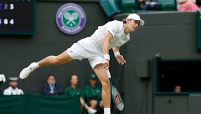 De Miñaur se retira del partido de cuartos de final contra Djokovic en Wimbledon por una lesión