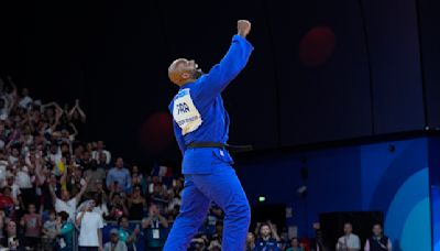 Riner, ídolo francés, gana su 3er oro olímpico individual ante una multitud eufórica