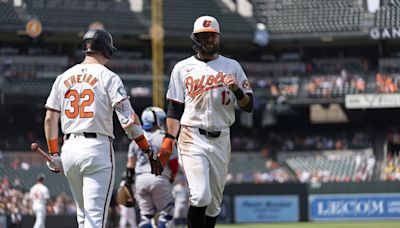 Orioles rout Blue Jays 11-5 in opening game of doubleheader