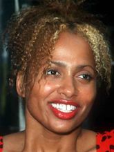 Lisa Nicole Carson