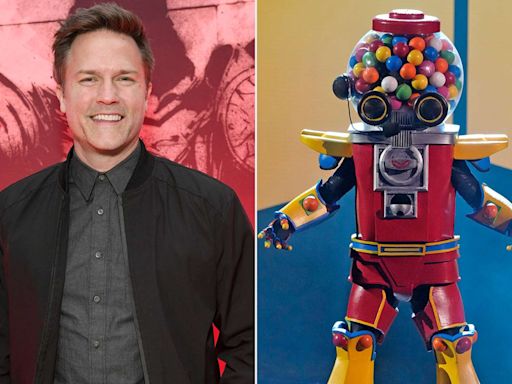 Scott Porter Says His 'Ginny & Georgia' Costars Recognized Him on as The Masked Singer's Gumball...