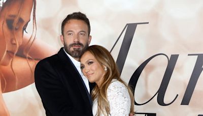 Jennifer Lopez & Ben Affleck Share PDA Ahead of His Son’s Basketball Game