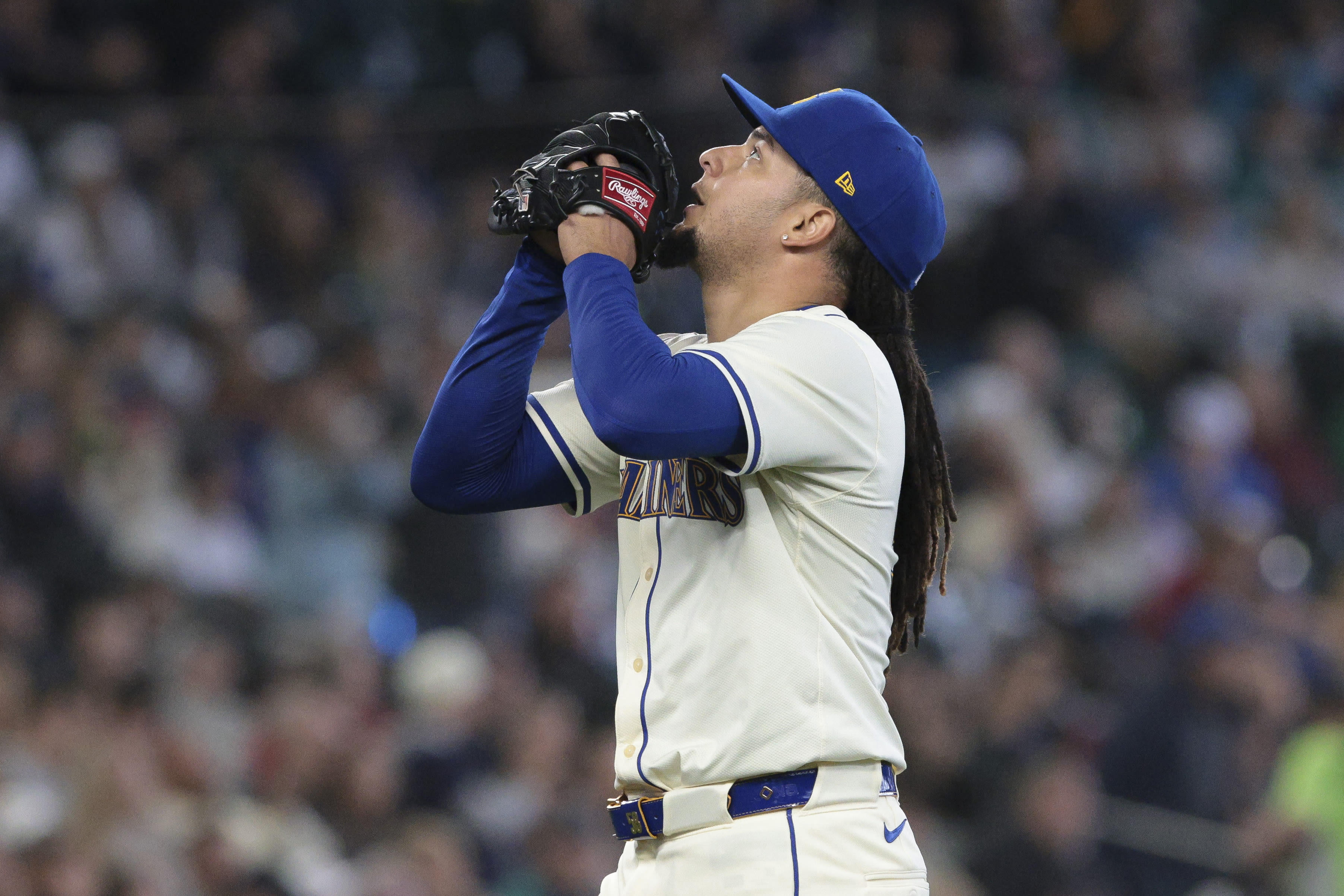 Mariners hope their pitching can keep them atop the AL West and overcome a lackluster offense