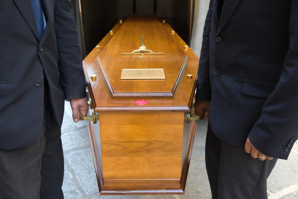 State board fines funeral director $500 for videos and photos of corpses