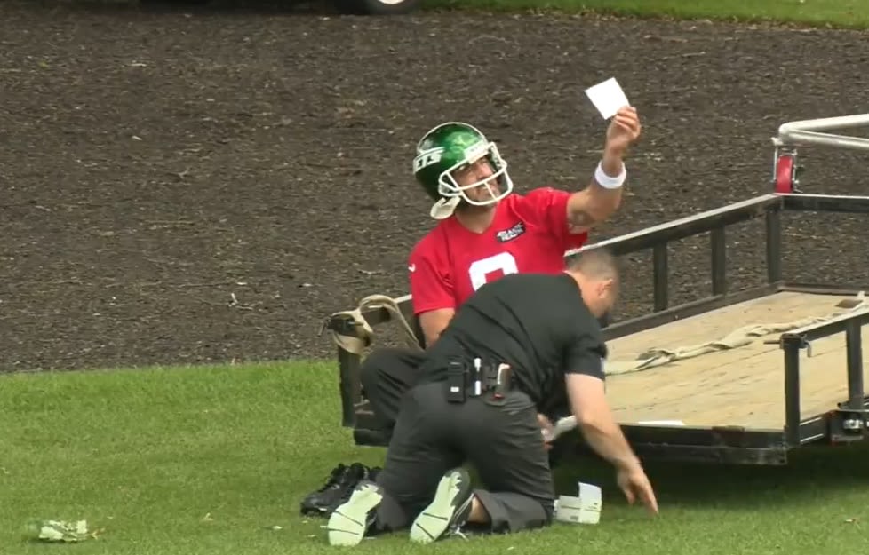 New Aaron Rodgers Ankle Video Has Twitter Buzzing With Takes