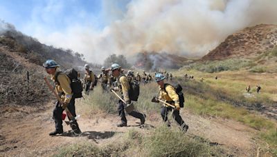 Sharp Fire: Crews hold Simi Valley brush fire at 133 acres