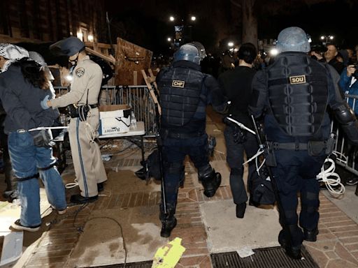 Policía disuelve protesta contra guerra en Gaza en universidad de Los Ángeles