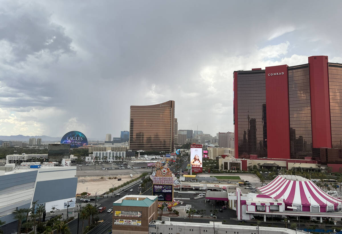 Flash flood advisory issued for most of Las Vegas Valley; heavy rain in mountains