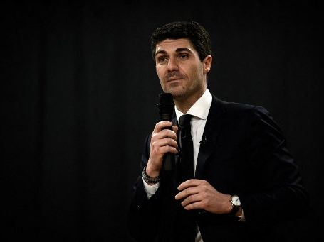 Qui est Aurélien Pradié, le député qui claque la porte des Républicains, un "parti mort" ?