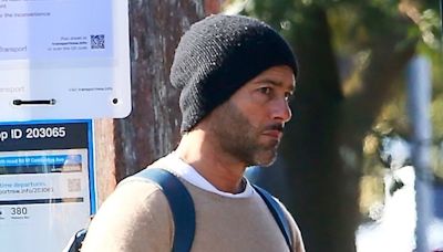 Beloved '90s TV heartthrob spotted waiting to catch a bus in Sydney