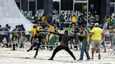 El Gobierno negó un pacto con Jair Bolsonaro para proteger a 65 brasileños buscados por el intento de golpe