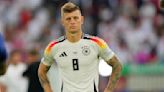 "C’était trop incontrôlé", Kroos regrette l’immigration de masse en Allemagne, où il ne veut plus vivre