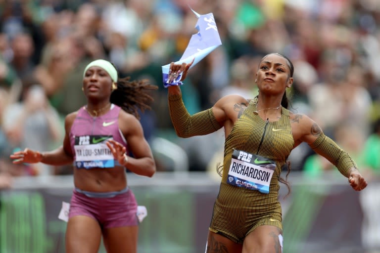 Richardson wins first 100m of year, Chebet smashes 10,000 world record in Eugene