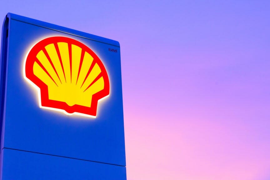 Shell Pauses European Biofuels Facility Construction, Reviews Project Economics - Shell (NYSE:SHEL)