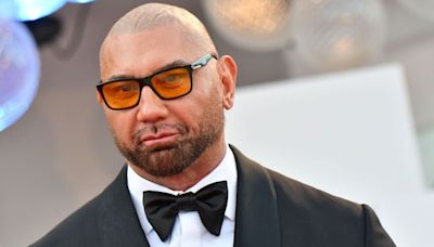 L’acteur et catcheur américain Dave Bautista se remémore son premier tatouage et le regrette amèrement