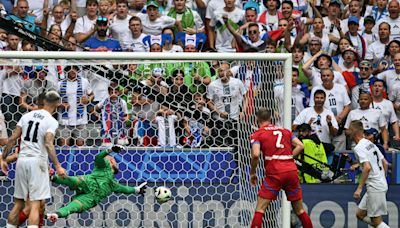 Eurocopa 2024 en vivo: Eslovenia, más agresivo, se conecta y le da el primer golpe a Serbia