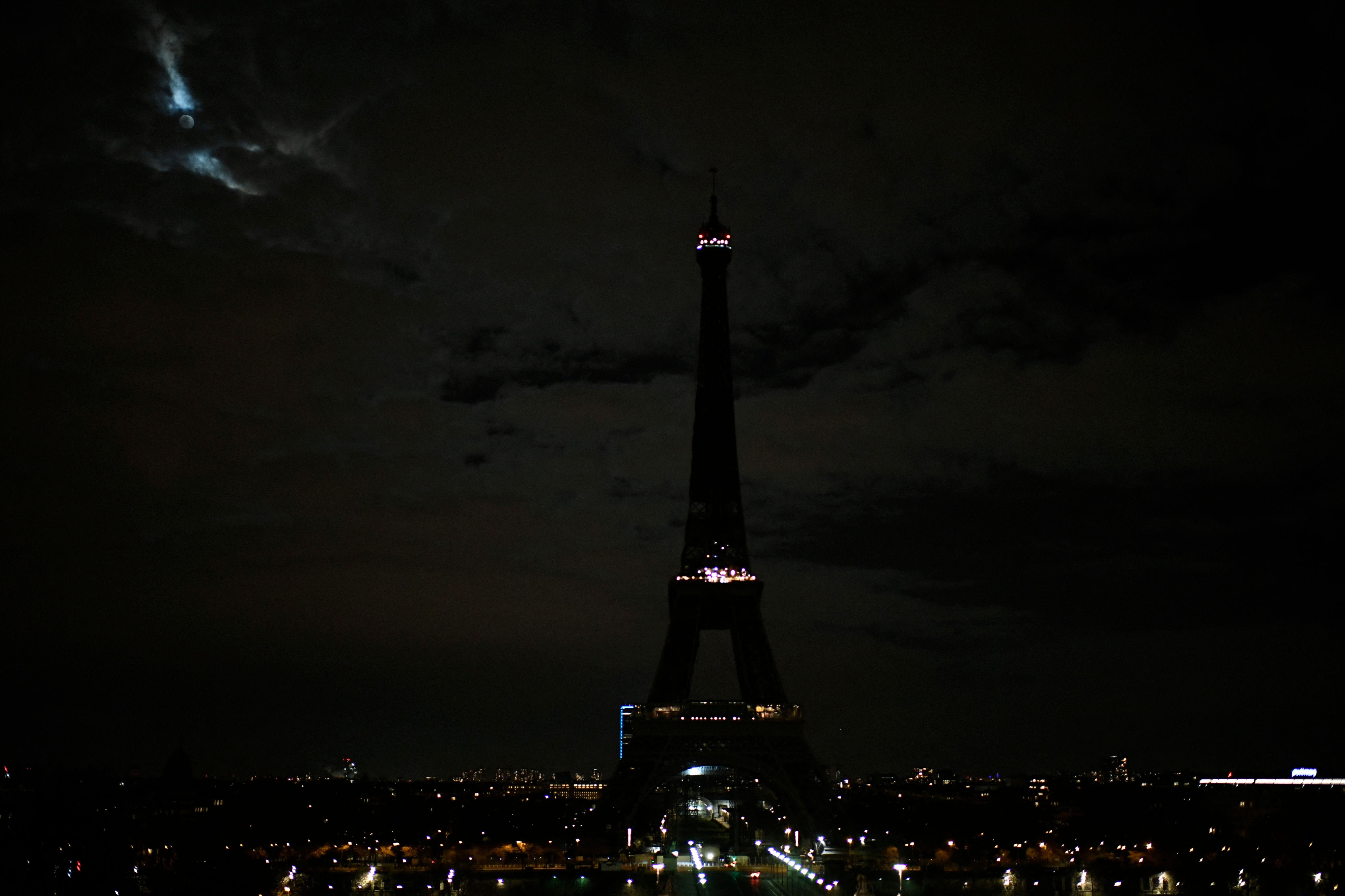 Image of Eiffel Tower in darkness captured during 2021 climate campaign | Fact check