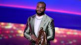 Cowboys QB Dak Prescott thanks late mother during NFL Honors award speech