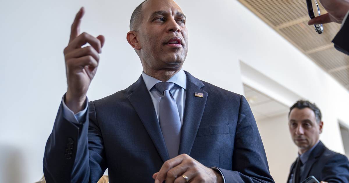 Hakeem Jeffries isn’t speaker yet, but the Democrat may be the most powerful person in Congress