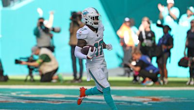 Dolphins Q&A: Should the Dolphins trade Jaylen Waddle? Are the Dolphins bringing in another guard?