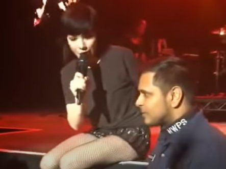 Carly Rae Jepsen Puts Security Guard On The Spot And He Delivers