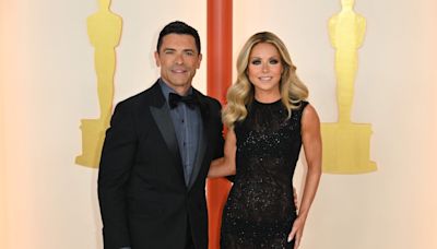 Mark Consuelos debuts shaved head on 'Live' with Kelly Ripa: See his new look