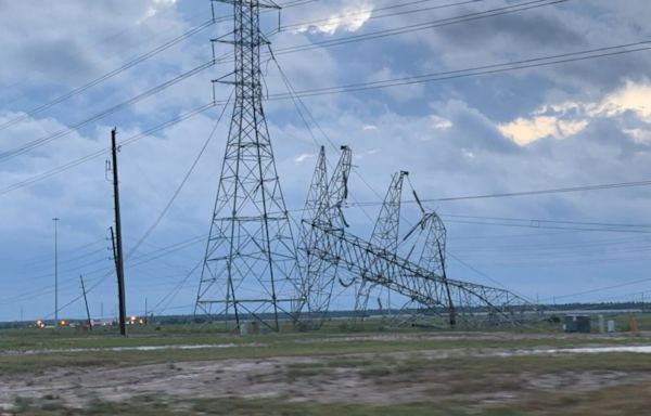 What is a derecho? Explaining the unusual storm that battered Houston. | Houston Public Media