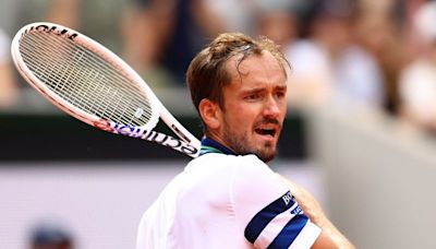 Tennis-Medvedev makes early exit in Halle