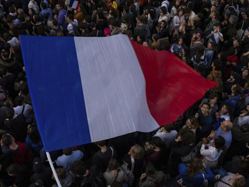 France begins pivotal runoff elections