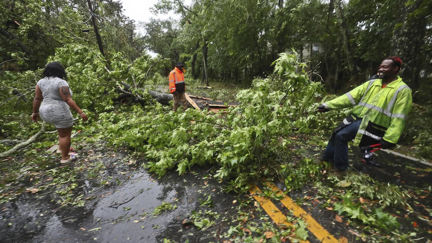 At least 1 dead in Florida as storms continue to pummel the South in a week of severe weather