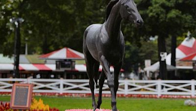 Saratoga Statues: Why Is Sea Hero In The Saratoga Paddock?