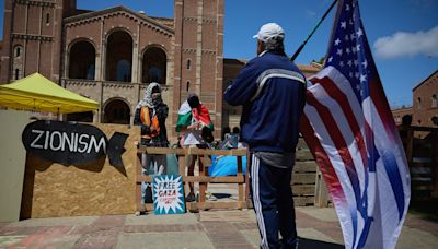 UCLA cancela las clases tras los enfrentamientos en las protestas por la guerra en Gaza