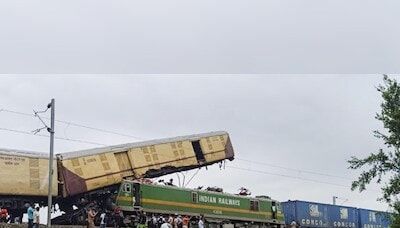 Train accident LIVE Updates: 5 dead, 30 injured after goods train slams into Kanchanjunga Express in Bengal