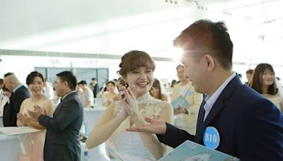 高雄集團婚禮109對新人完婚 陳其邁見證並祝福