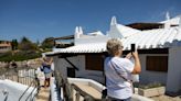 Las islas Baleares buscan poner freno a la masificación turística