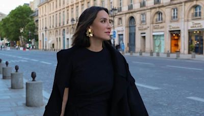 Tamara Falcó convierte el vestido más sencillo en el look perfecto para celebrar su aniversario en París