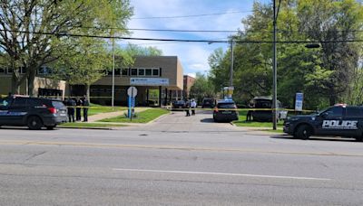 Student shot outside Cleveland high school
