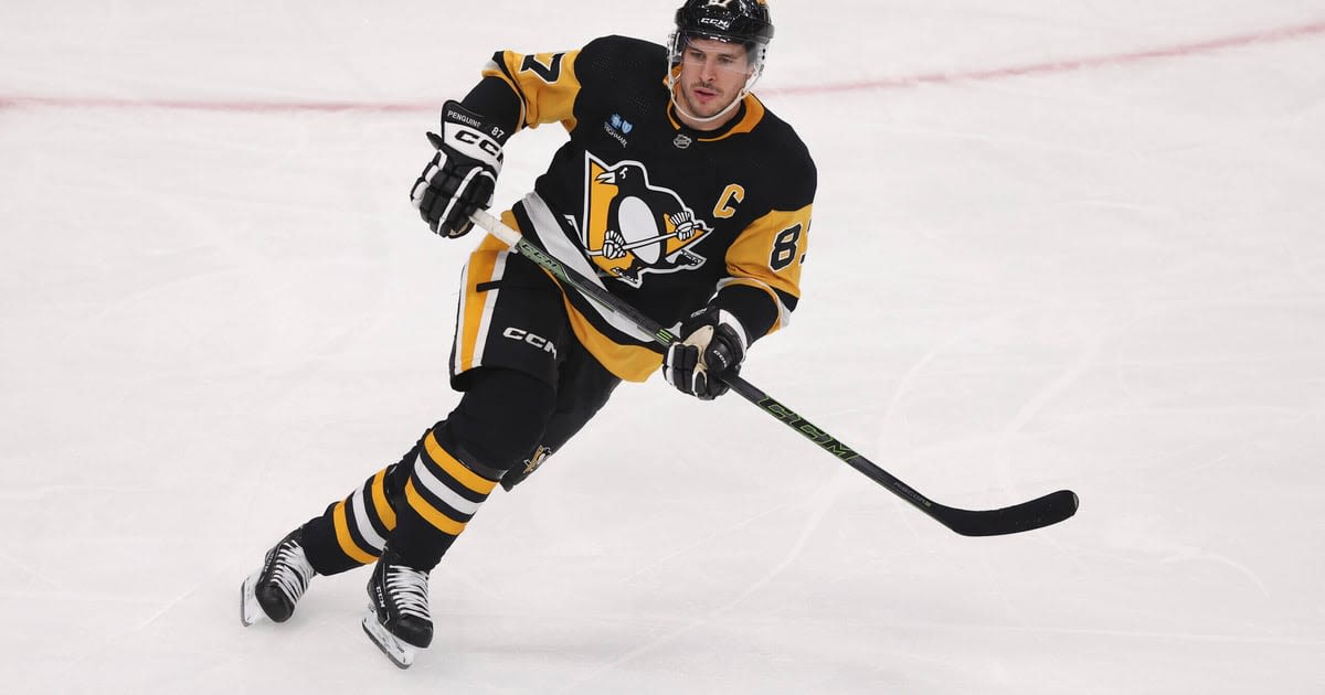 Penguins re-sign Sidney Crosby to new 2-year contract at $8.7 million per year