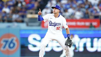 Controversial ex-SF Giant hits game-winning HR as a Dodger against old team