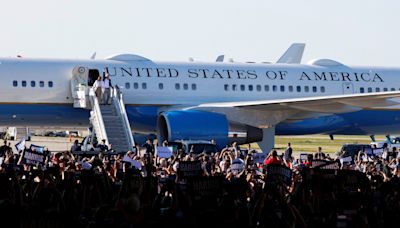 Trump claims 'nobody' cheered Harris outside Air Force Two despite video, images of crowds