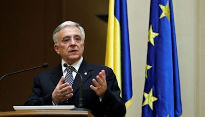 Romanian parliament keeps longest-serving central bank governor in post