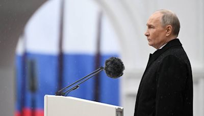 Vladimir Putin realiza movimientos en su grupo de ministros