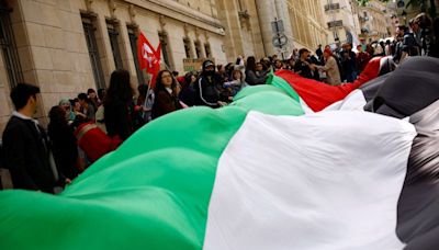 Gaza protesters disrupt Paris's Sorbonne university