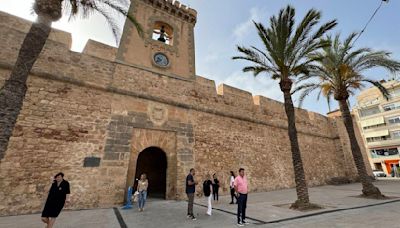 Reabre la puerta principal del Castillo Fortaleza de Santa Pola tras el rodaje de la película de Amenábar