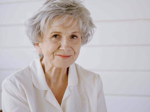 Hija de Alice Munro expuso oscuro secreto familiar: su padrastro abusó de ella y su madre lo ocultó - La Tercera