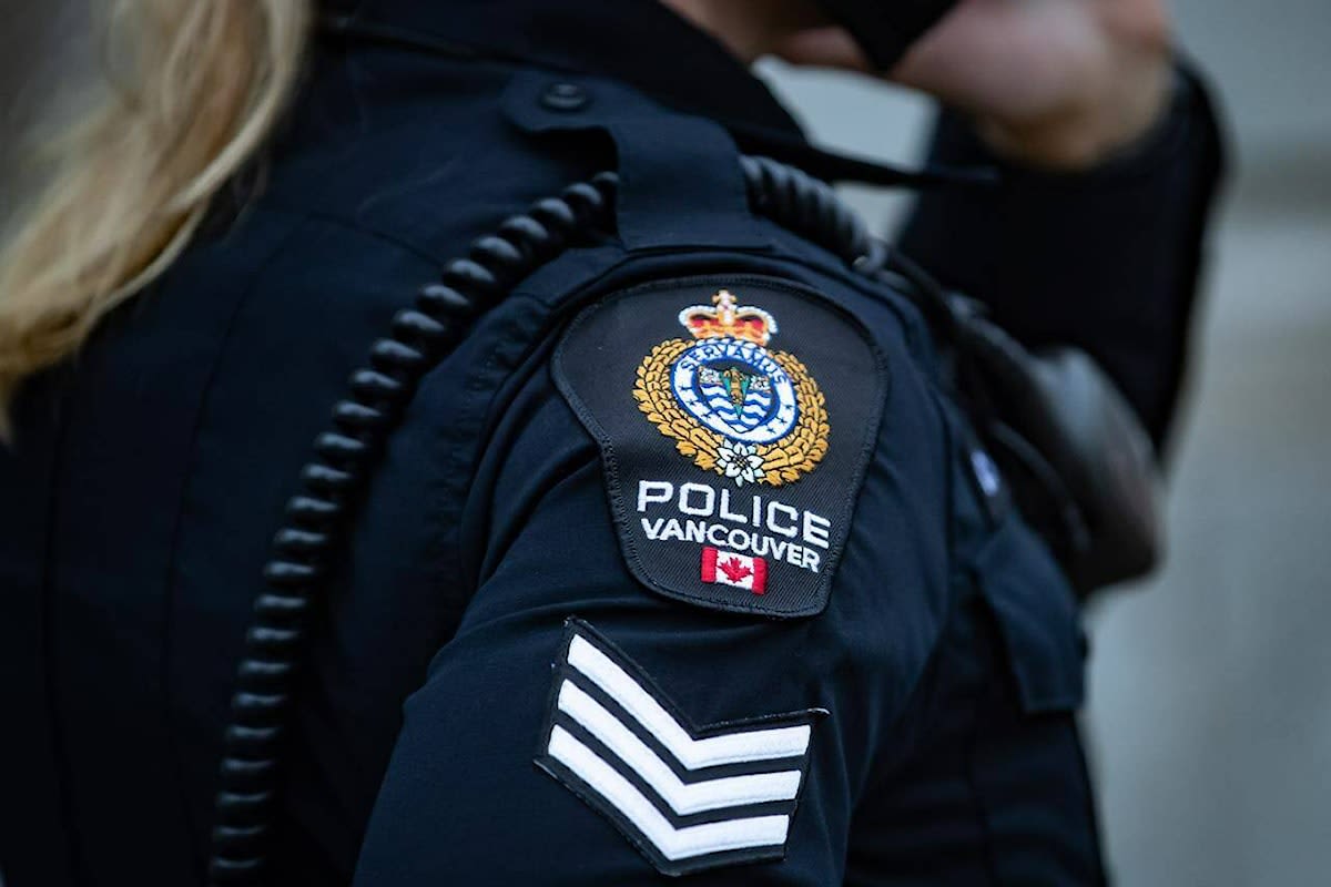 Vancouver police crack down on stolen goods sidewalk sales